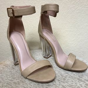 👡4.5” Strappy Nude Heels Size 7.5👡